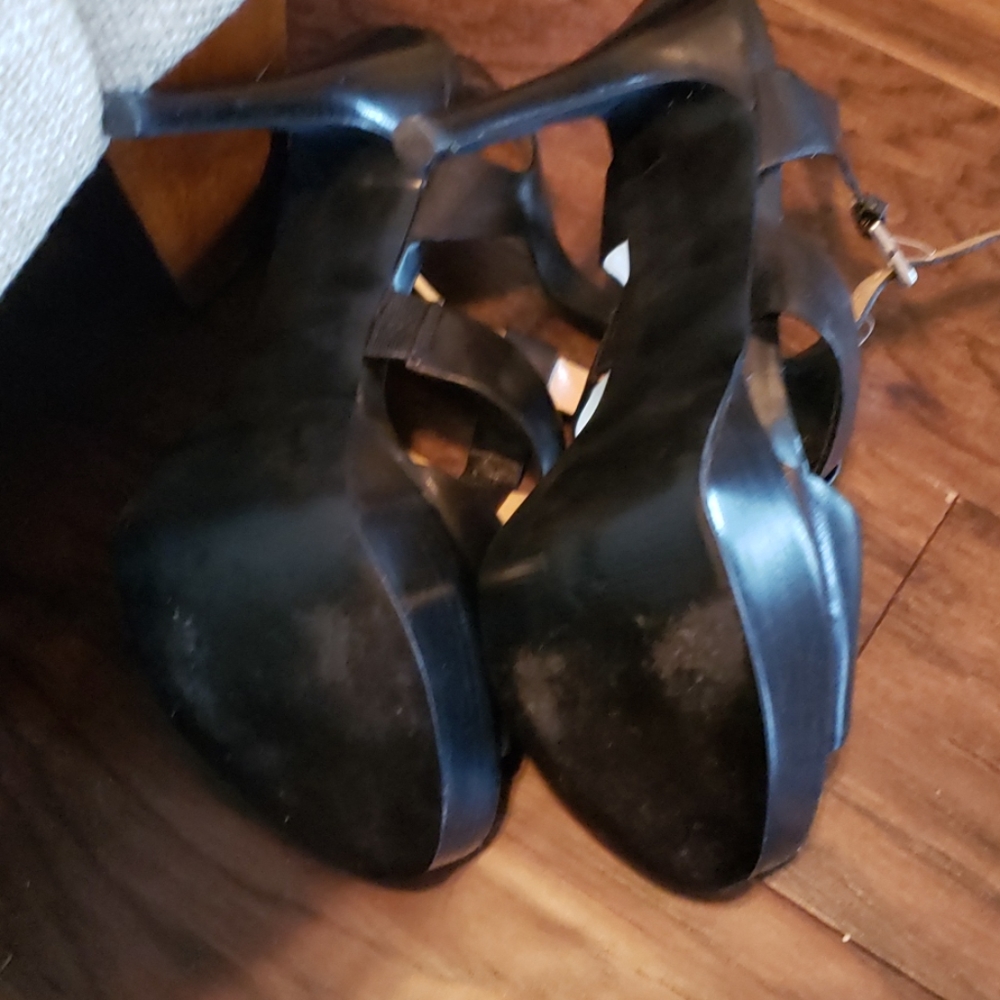 Shoes - Picture 2 of 3